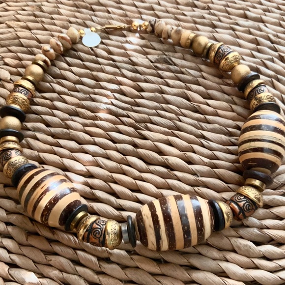 Vintage NECKLACE Earthy African COCONUT SHELL  NECKLACE- HANDMADE- NEW CONDITION - Picture 5 of 9